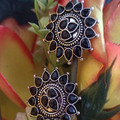 Trendilook German Silver Kundan Sunflower Stud Earring
